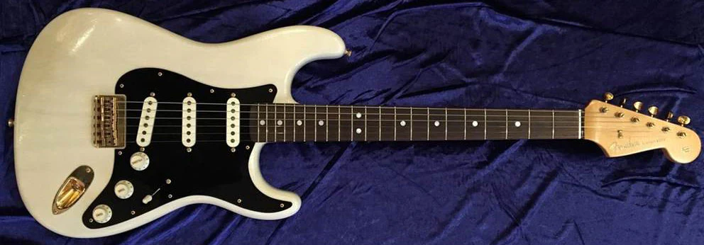 Fender Custom Shop Featherlight Closet Classic Stratocaster - Image 2